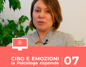 Come comportarsi se un bambino fatica a stare seduto a tavola?